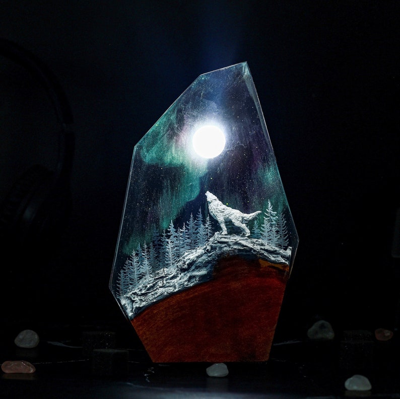 Howling Wolf Northern Lights Lamp