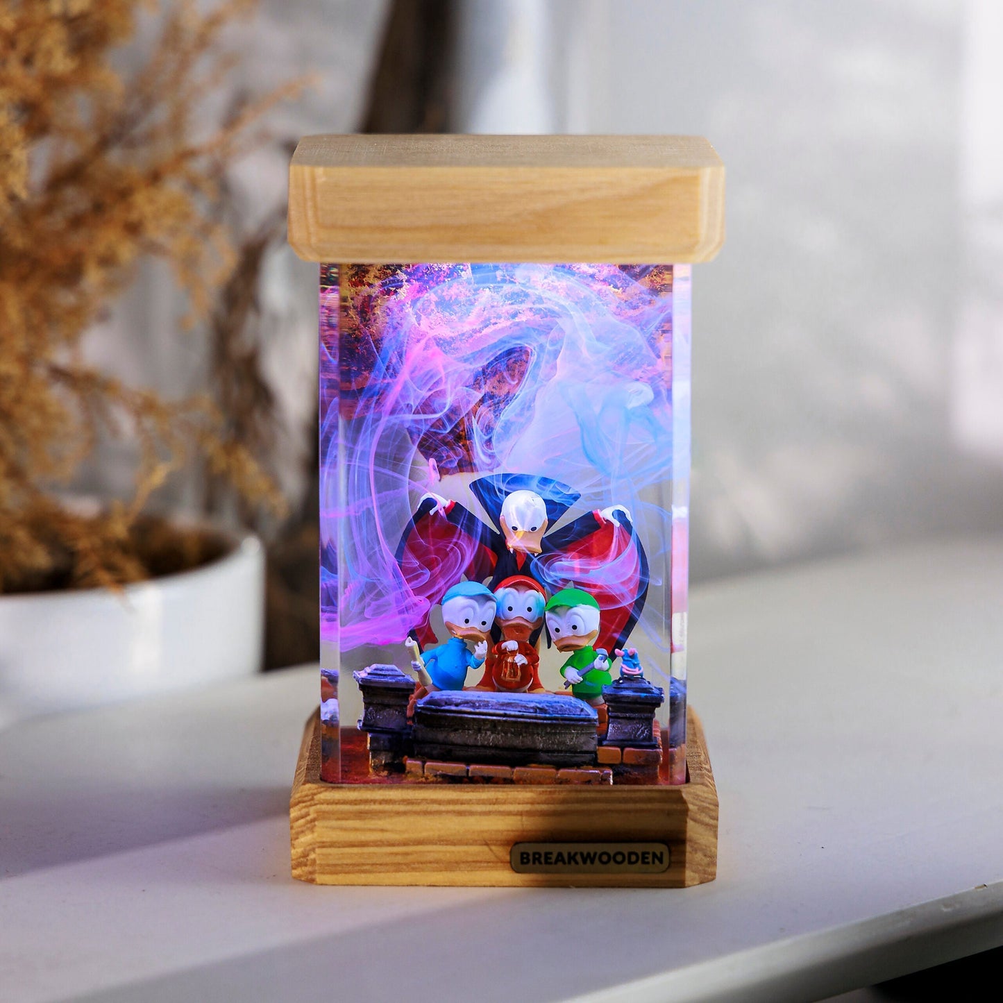 Donald Duck Resin Lamp