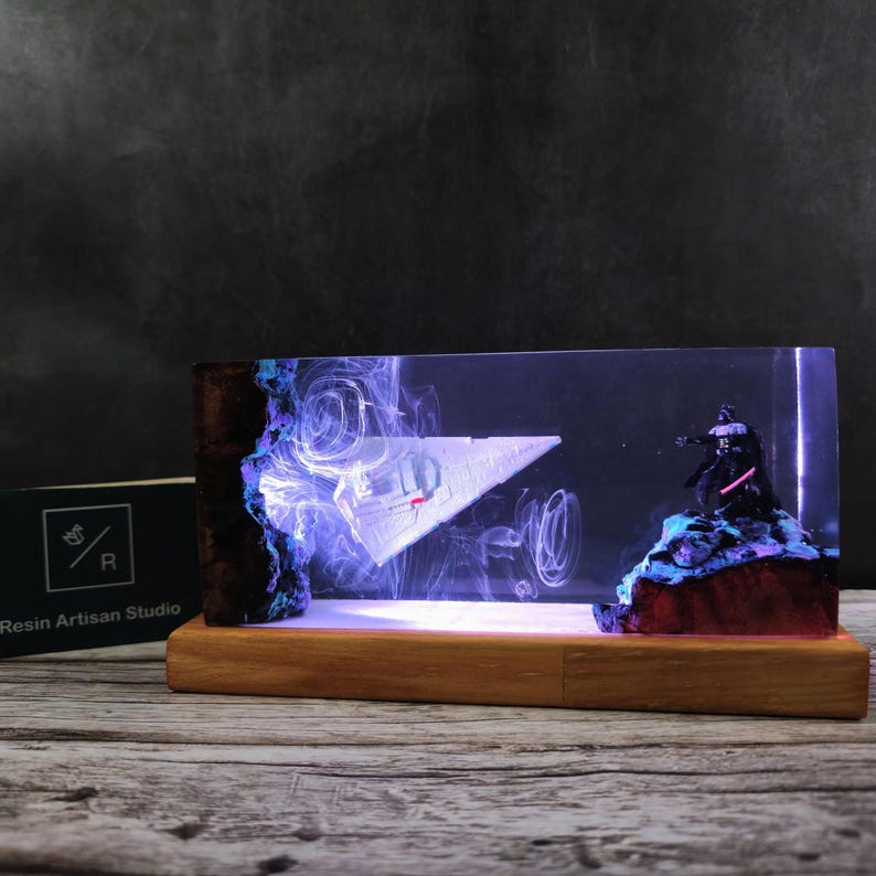 Customer Star War resin lamp