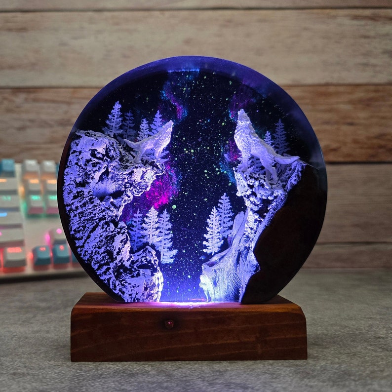 Diorama Wolf Lamp