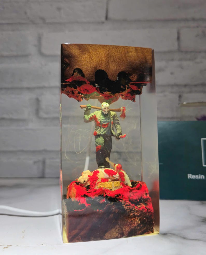 Jason Resin Lamp