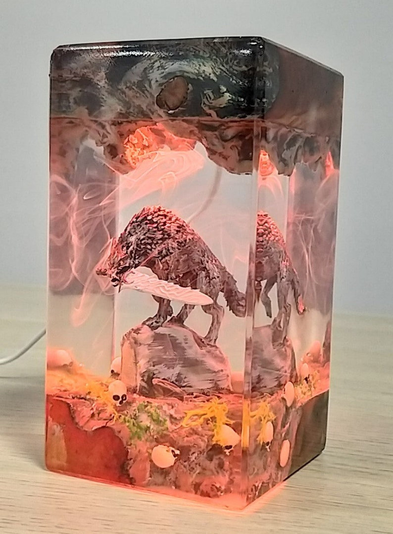 Wolf lamp