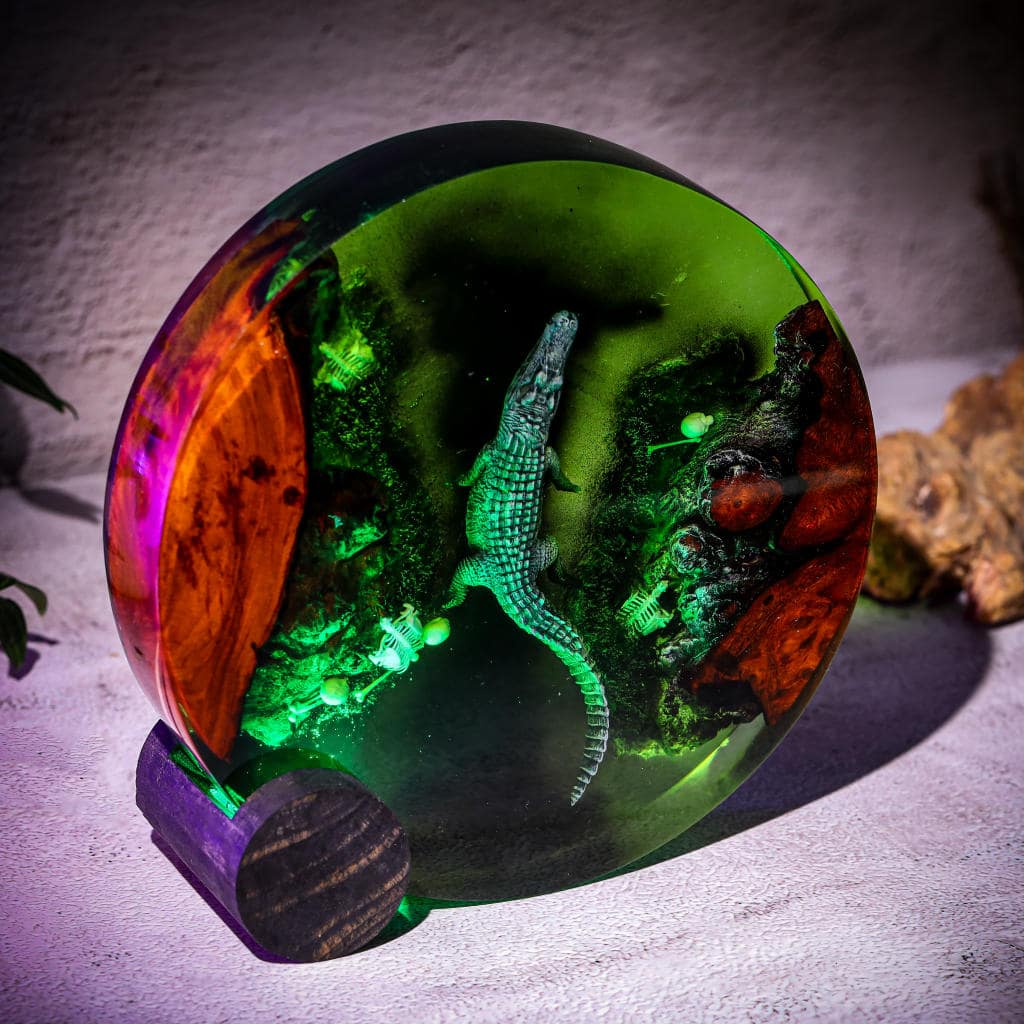 Crocodile Resin Lamp