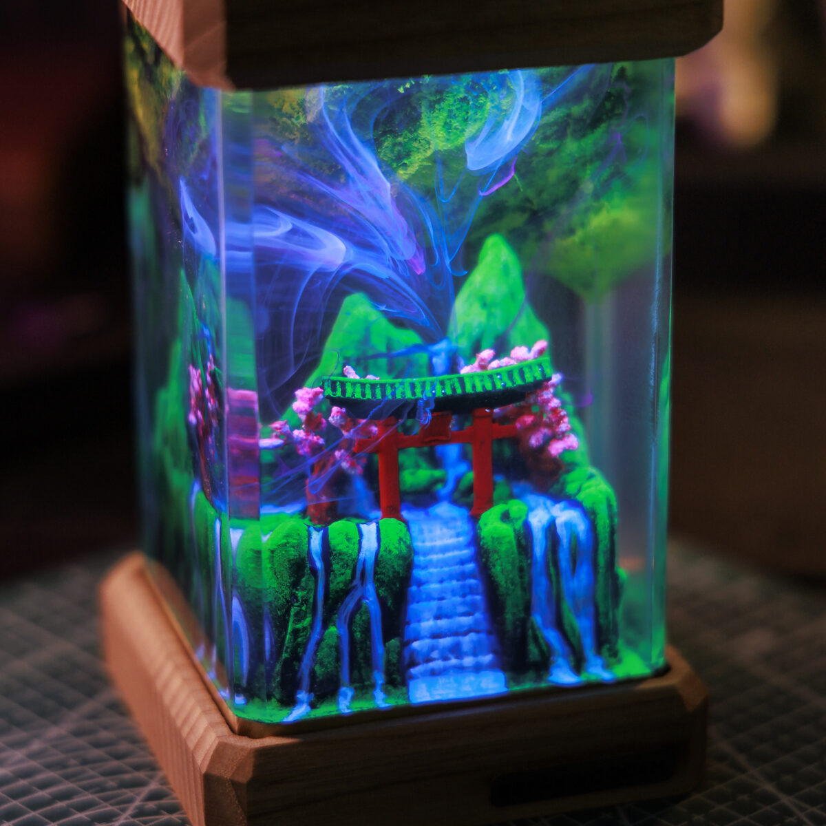 Torri Gate Resin Lamp