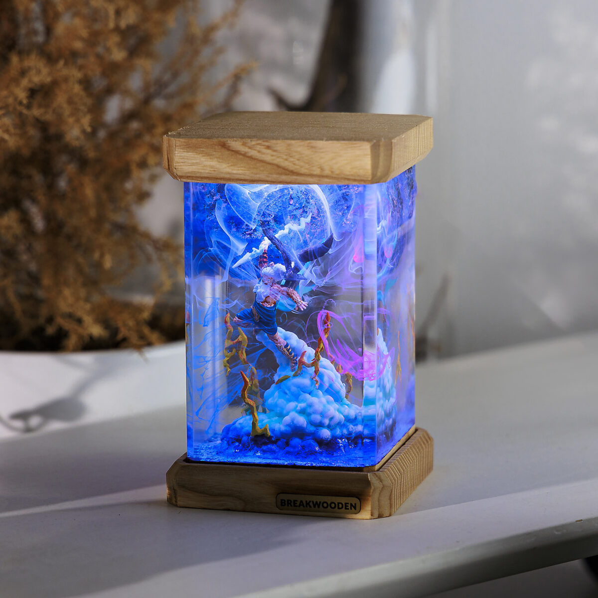 Zeus Marvel Resin Lamp