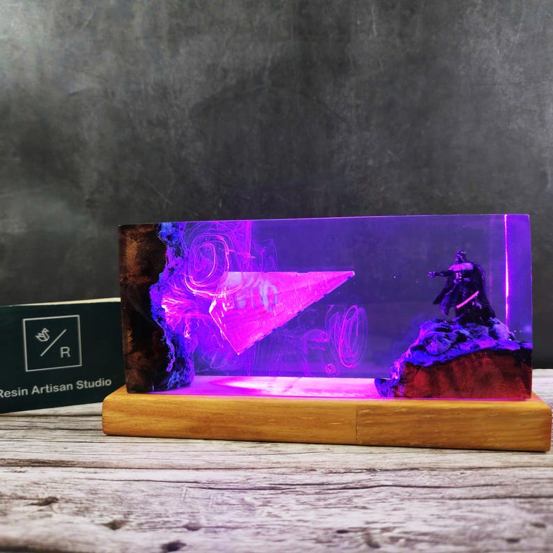 Customer Star War resin lamp