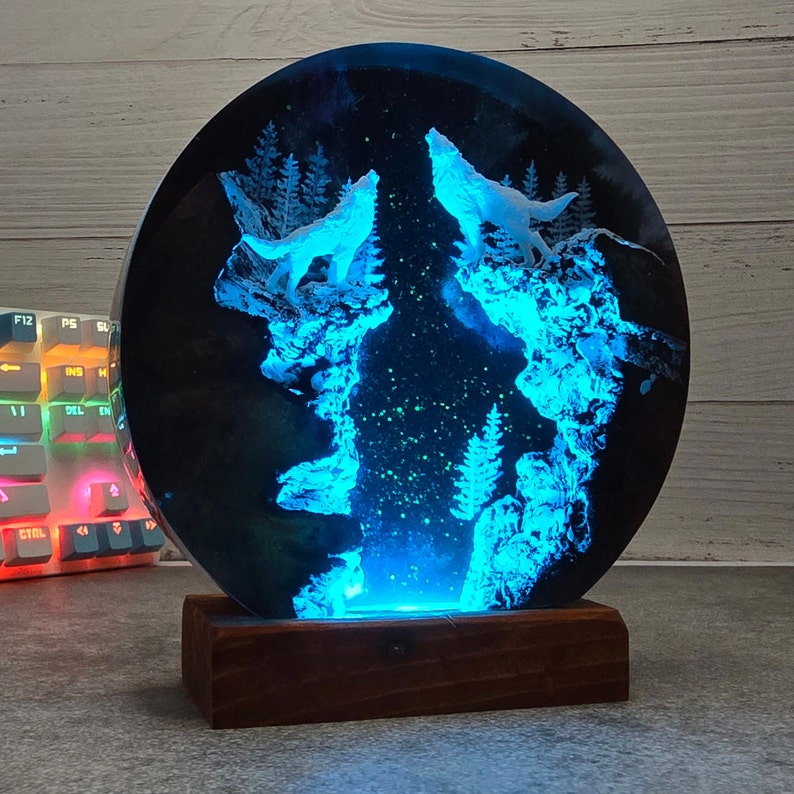 Diorama Wolf Lamp