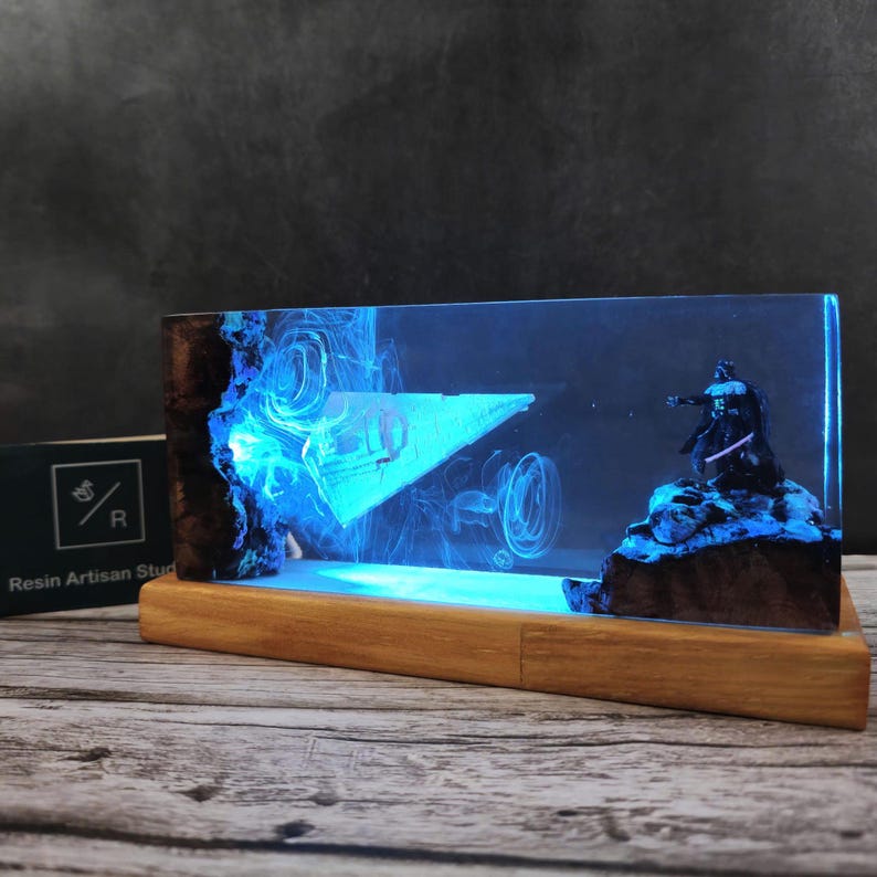 Customer Star War resin lamp