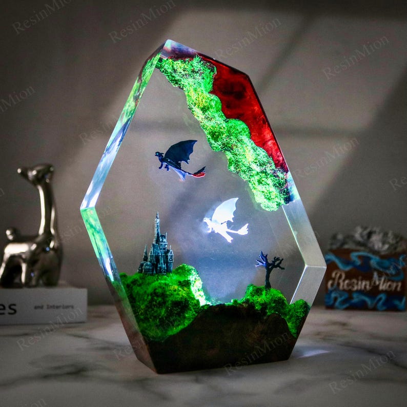 Diorama Dragon Epoxy Lamp