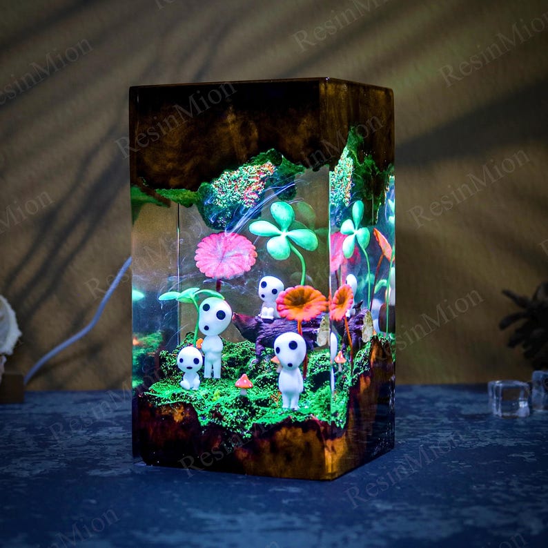 Japanese Folklore Resin Lamp