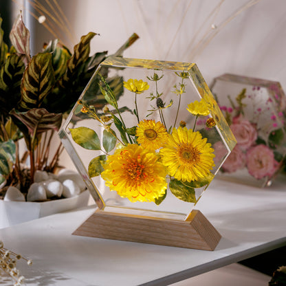 Golden Daisy Ver 2 Flower Resin Lamp