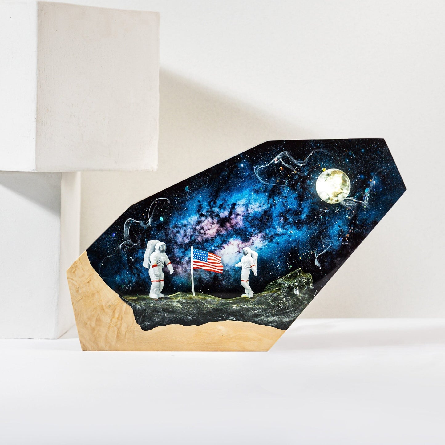 Explore The Planets Epoxy Lamp