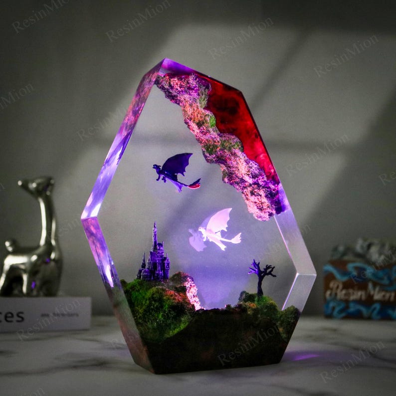 Diorama Dragon Epoxy Lamp