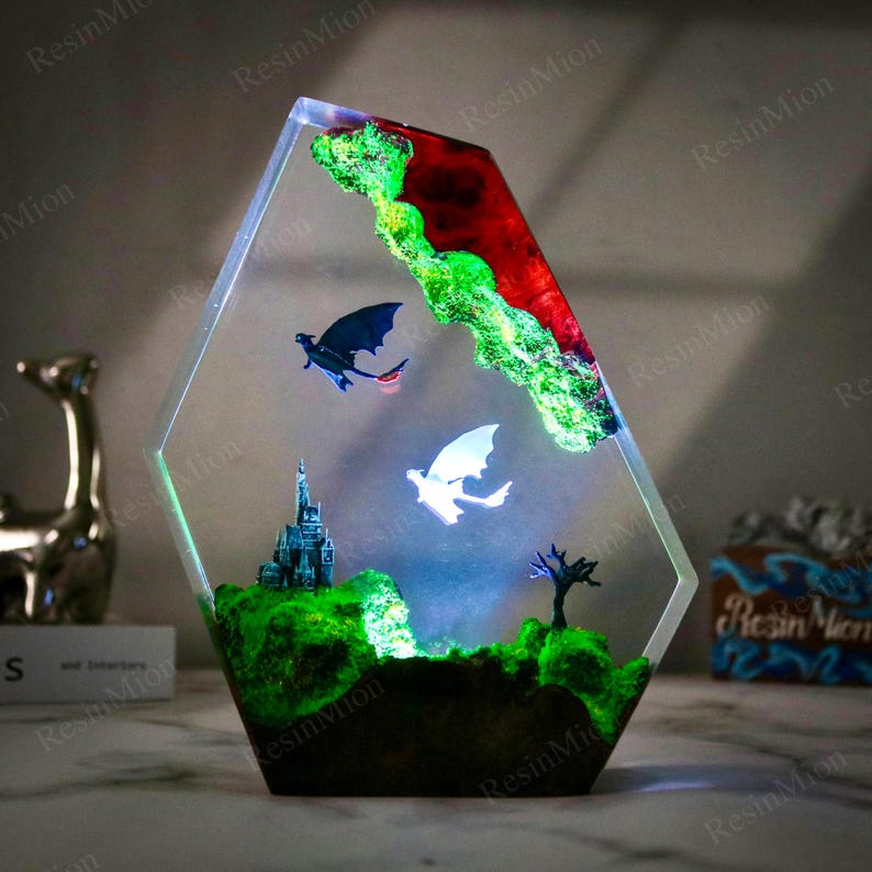 Diorama Dragon Epoxy Lamp