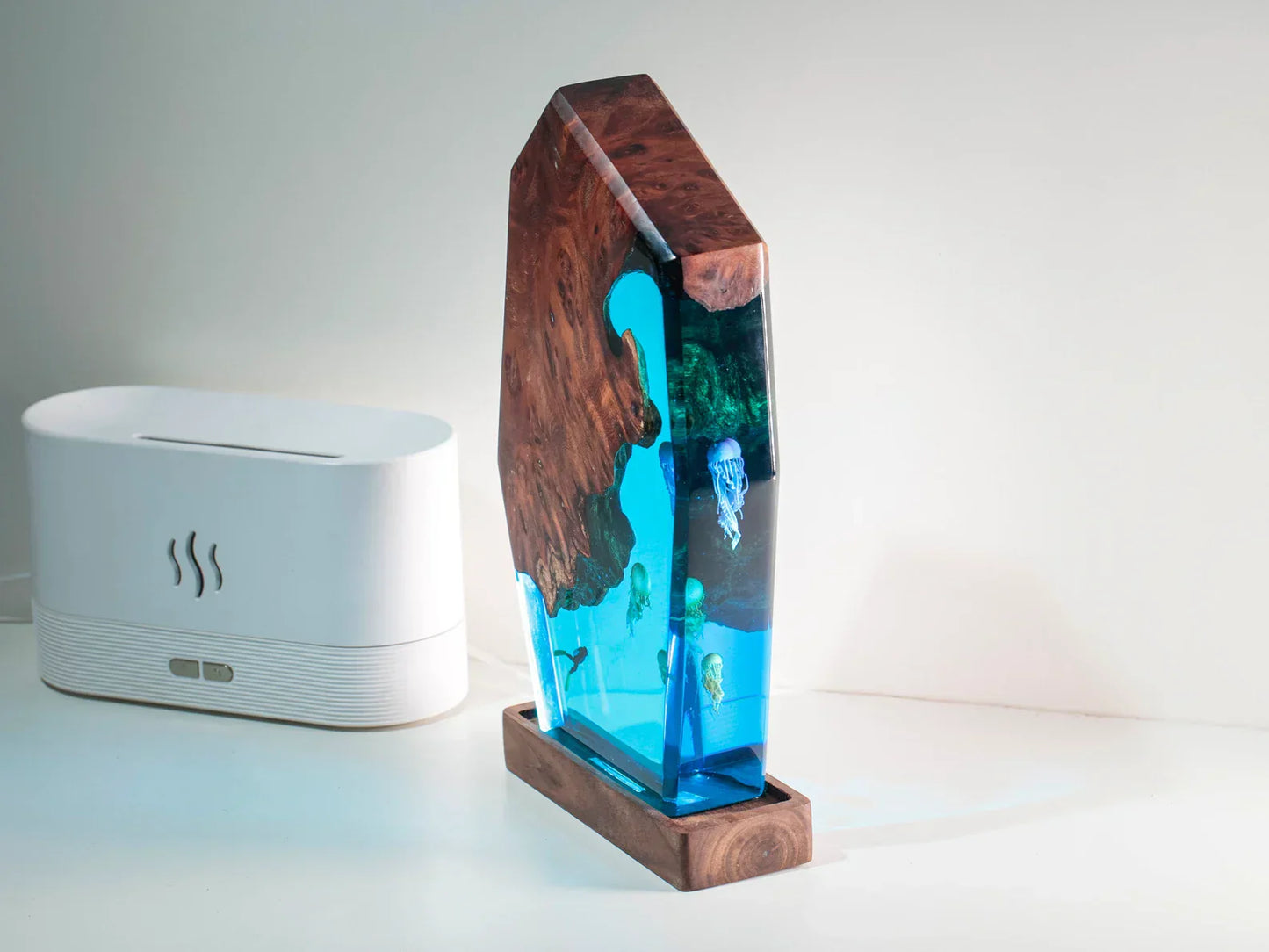 DEEP WHALE SEA LAMP – Polygon